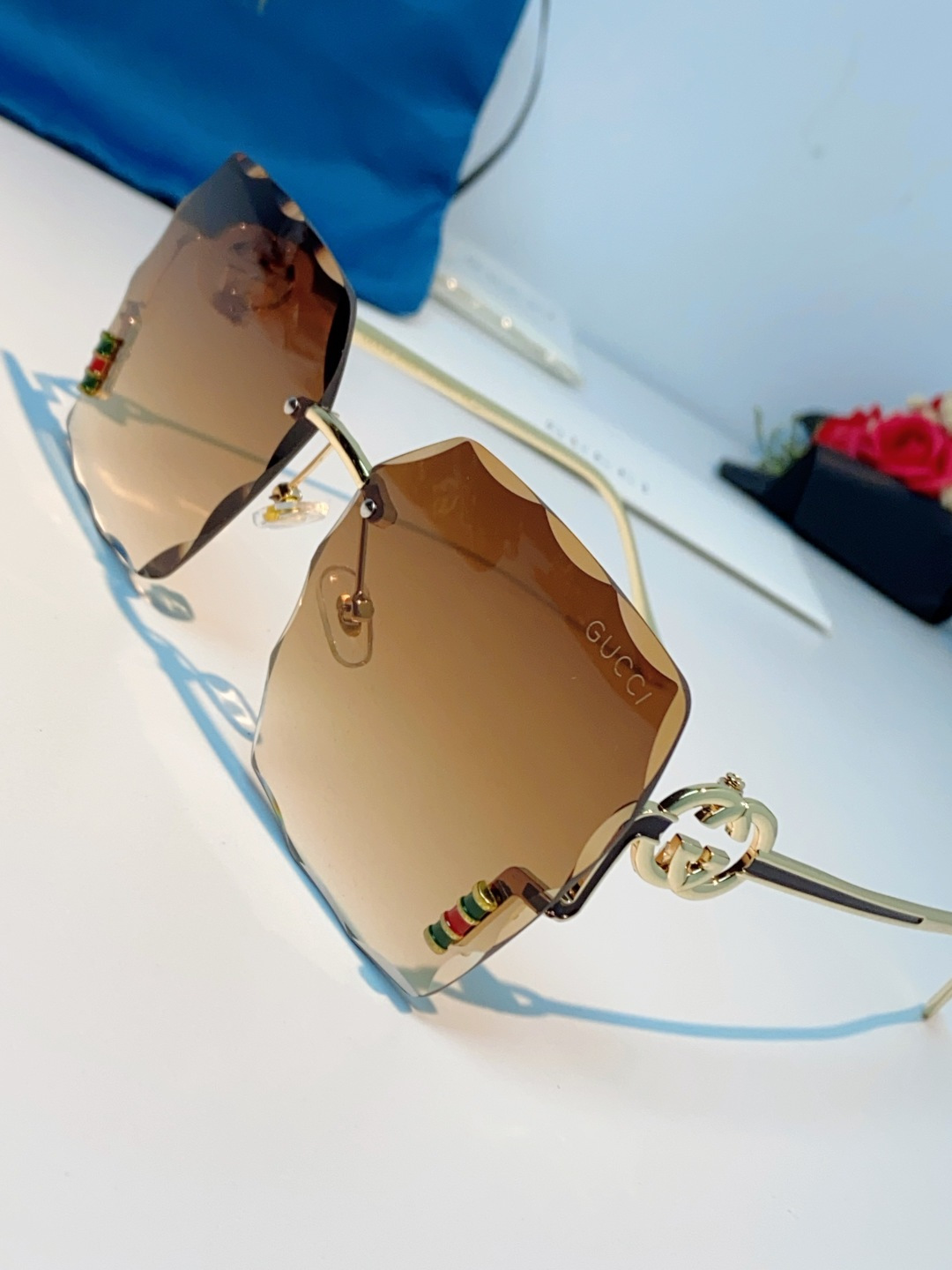 Gucci古奇 2026新款赛博朋克无框切边方形窄框太阳眼镜男女潮小脸显瘦嘻哈蹦迪墨镜女士墨镜