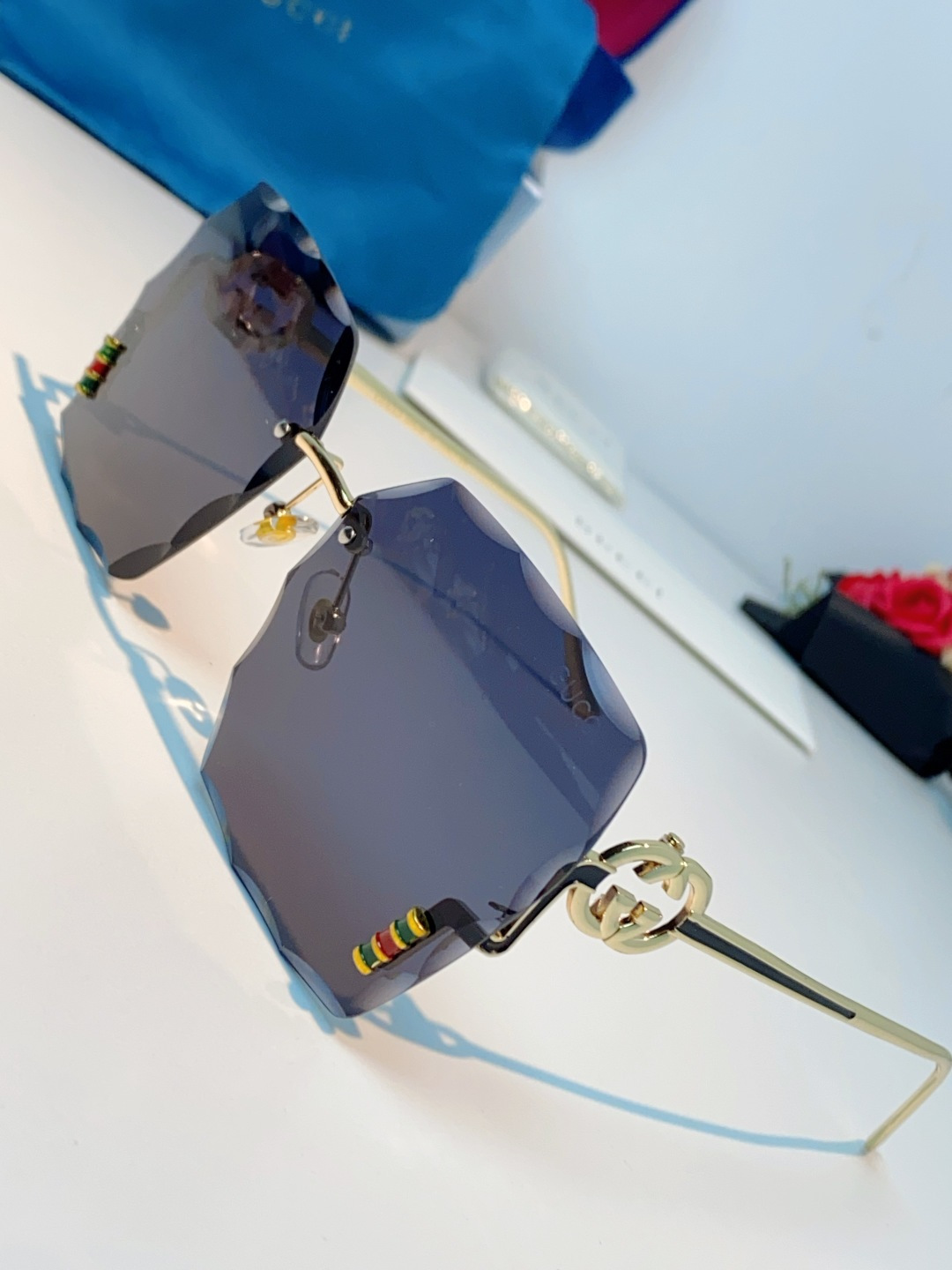 Gucci古奇 2026新款赛博朋克无框切边方形窄框太阳眼镜男女潮小脸显瘦嘻哈蹦迪墨镜女士墨镜