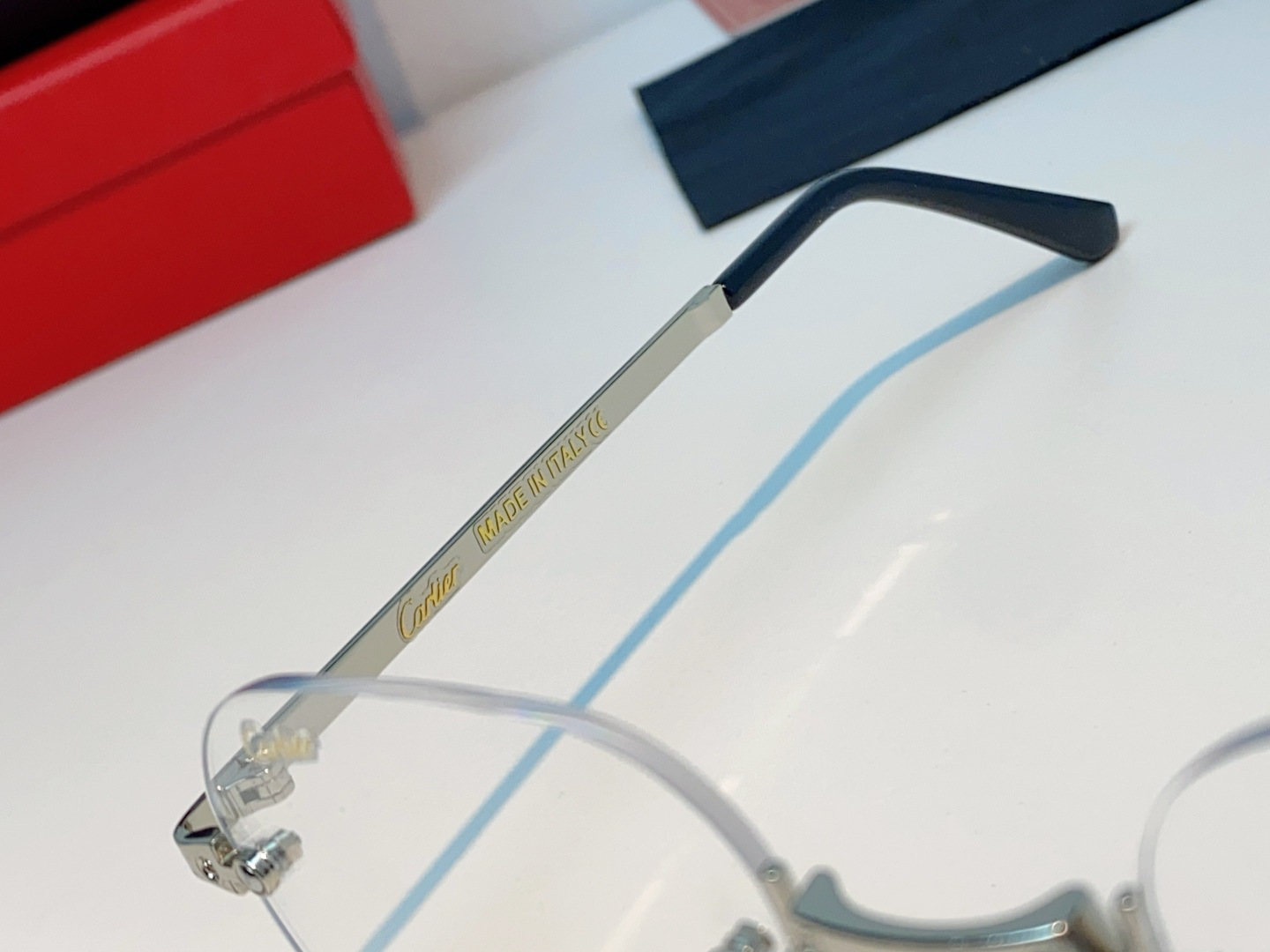 Cartier卡地亚 2026新款赛博朋克无框切边小方框太阳眼镜韩版女潮同款小脸显瘦墨镜