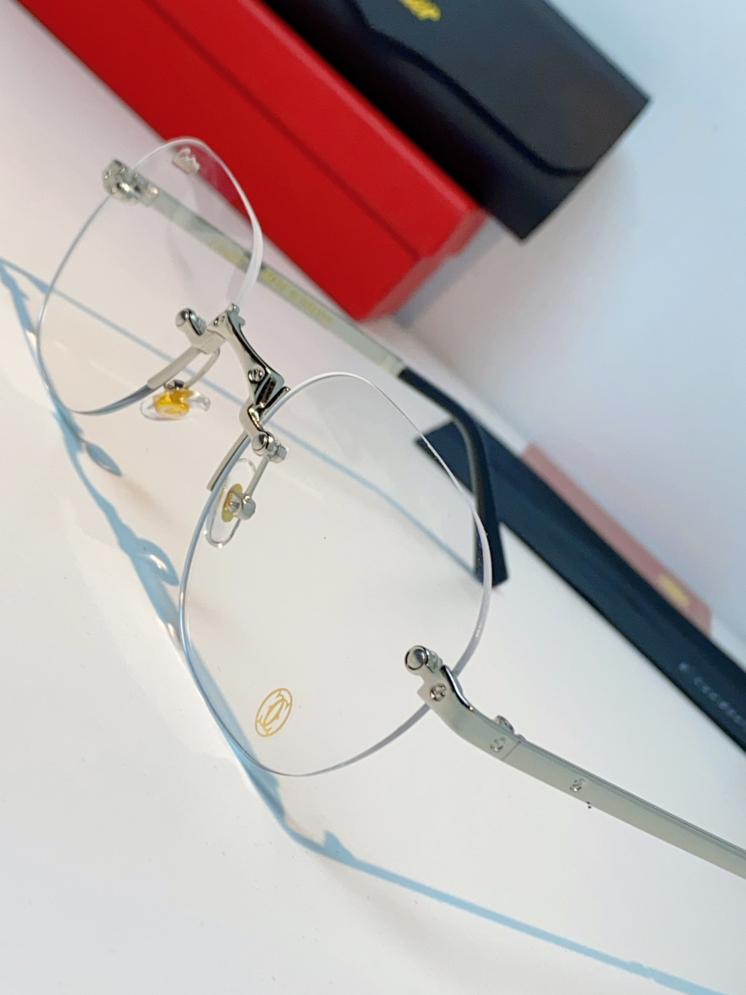 Cartier卡地亚 2026新款赛博朋克无框切边小方框太阳眼镜韩版女潮同款小脸显瘦墨镜