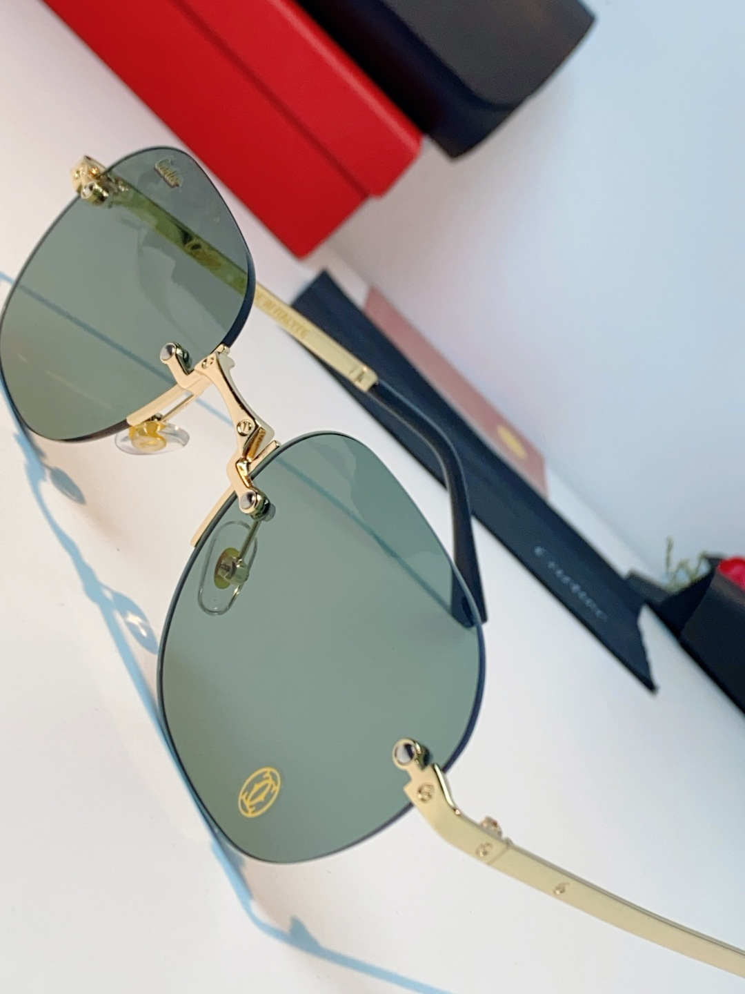 Cartier卡地亚 2026新款赛博朋克无框切边小方框太阳眼镜韩版女潮同款小脸显瘦墨镜