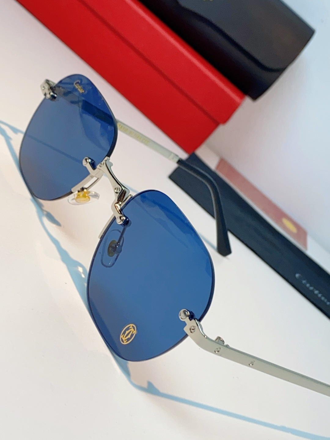 Cartier卡地亚 2026新款赛博朋克无框切边小方框太阳眼镜韩版女潮同款小脸显瘦墨镜