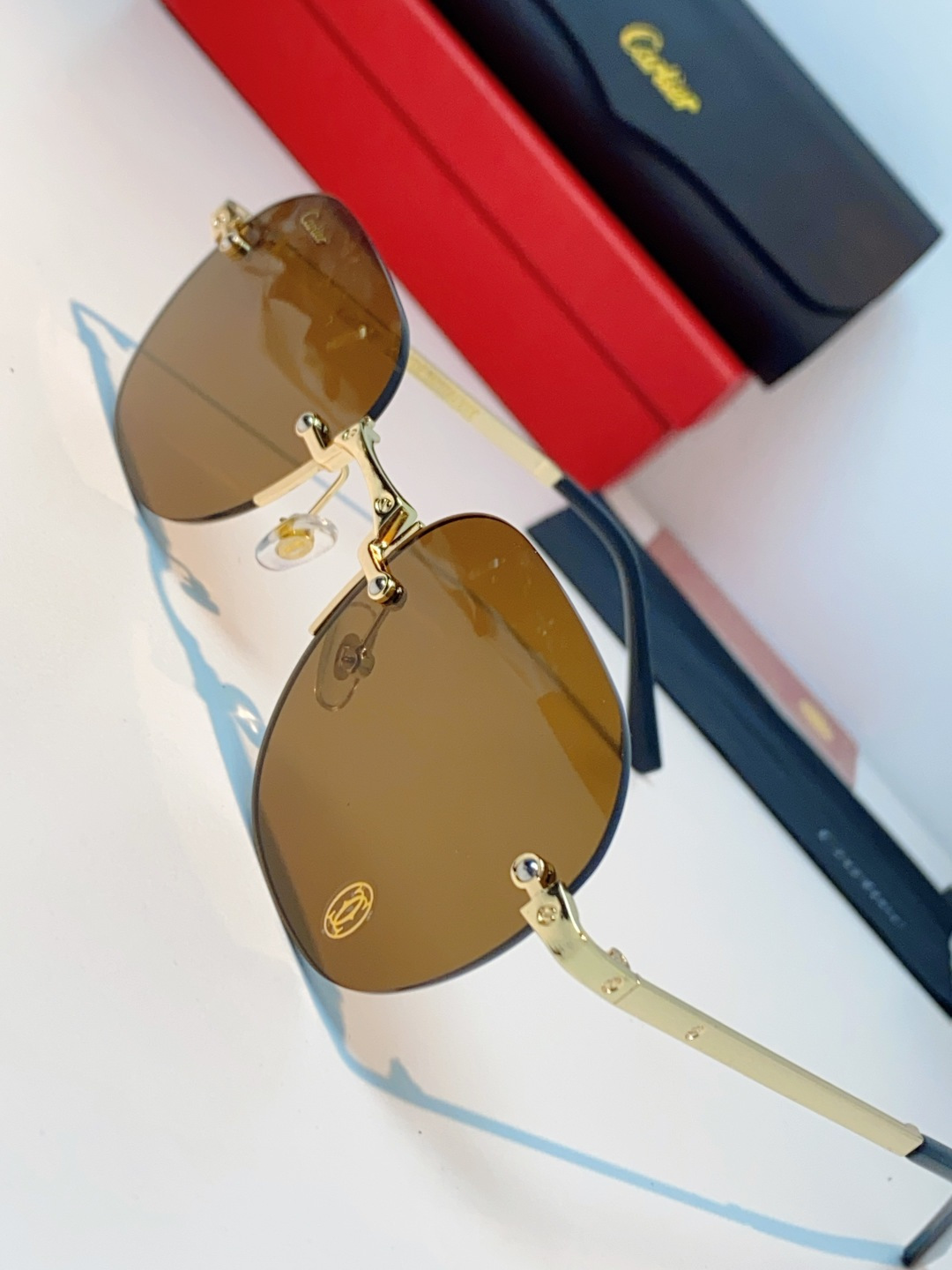 Cartier卡地亚 2026新款赛博朋克无框切边小方框太阳眼镜韩版女潮同款小脸显瘦墨镜