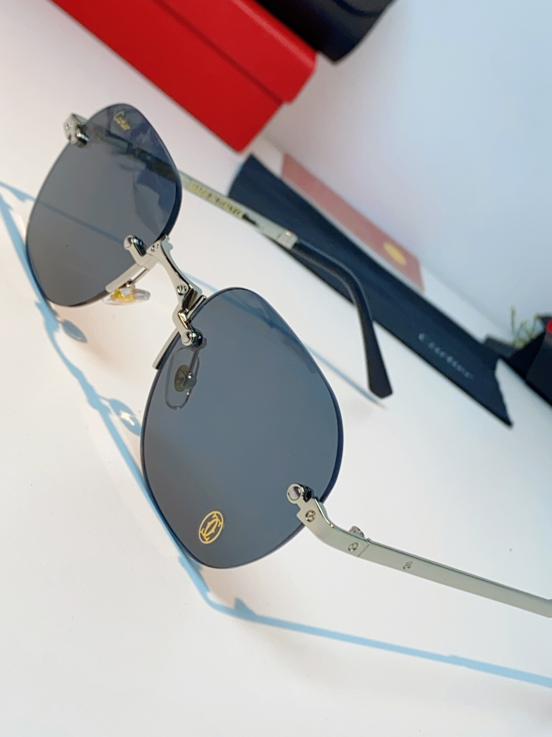 Cartier卡地亚 2026新款赛博朋克无框切边小方框太阳眼镜韩版女潮同款小脸显瘦墨镜