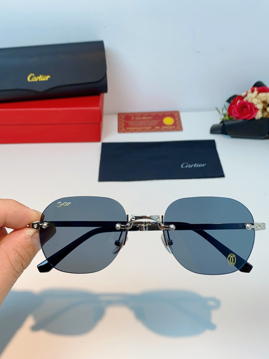 Cartier卡地亚 2026新款赛博朋克无框切边小方框太阳眼镜韩版女潮同款小脸显瘦墨镜