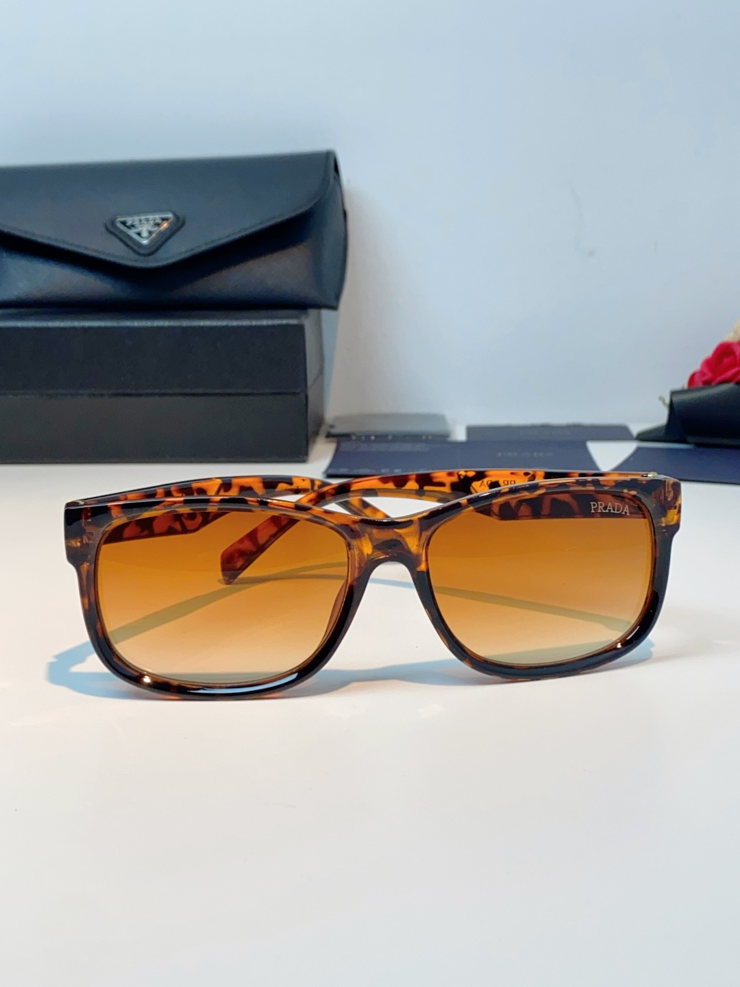Prada普拉达 2026新春新款方框眼镜偏光太阳镜男女款户外开车专用