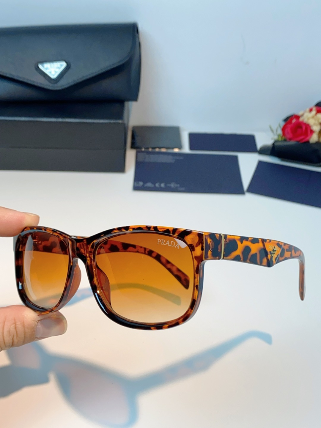 Prada普拉达 2026新春新款方框眼镜偏光太阳镜男女款户外开车专用