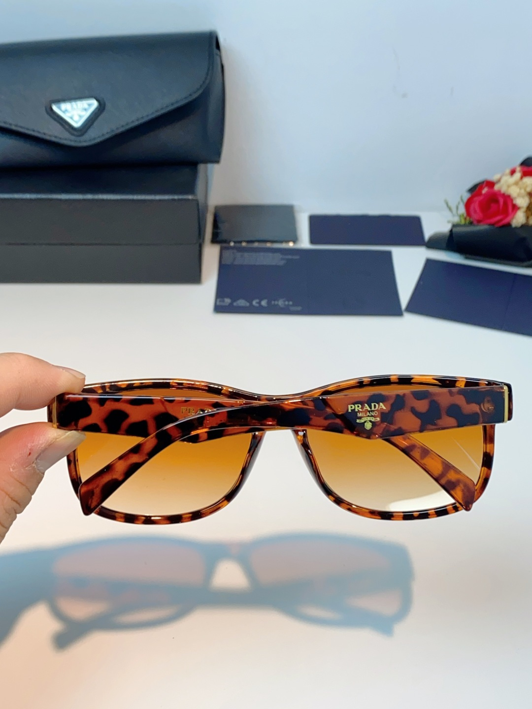 Prada普拉达 2026新春新款方框眼镜偏光太阳镜男女款户外开车专用