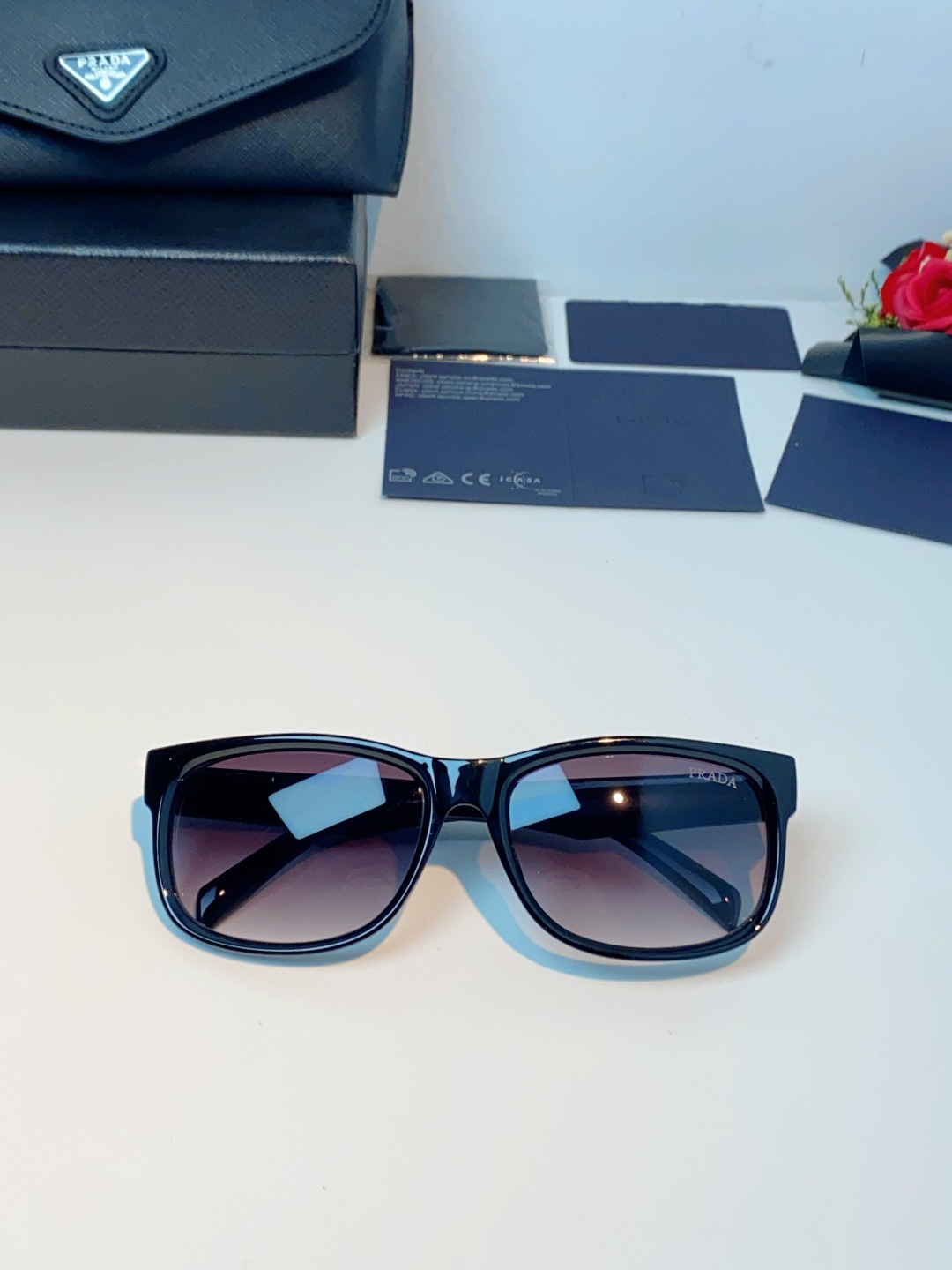 Prada普拉达 2026新春新款方框眼镜偏光太阳镜男女款户外开车专用