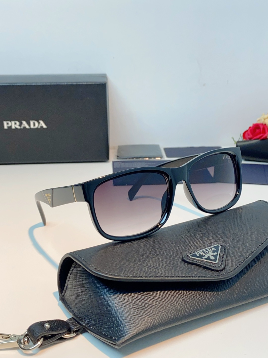 Prada普拉达 2026新春新款方框眼镜偏光太阳镜男女款户外开车专用