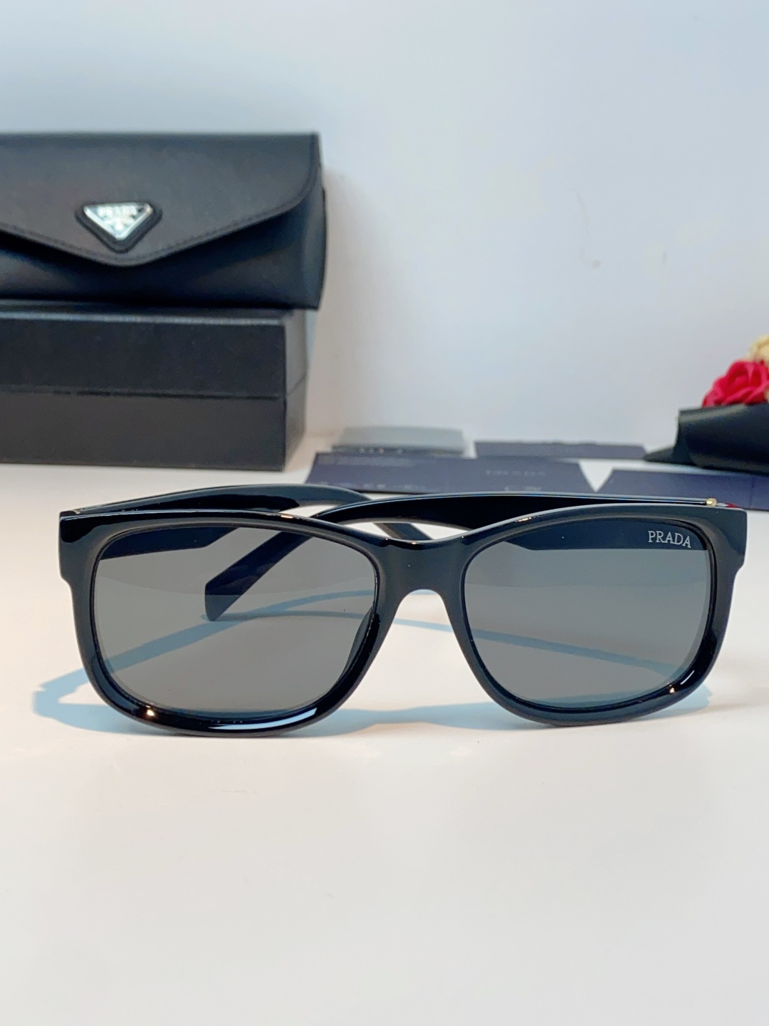 Prada普拉达 2026新春新款方框眼镜偏光太阳镜男女款户外开车专用