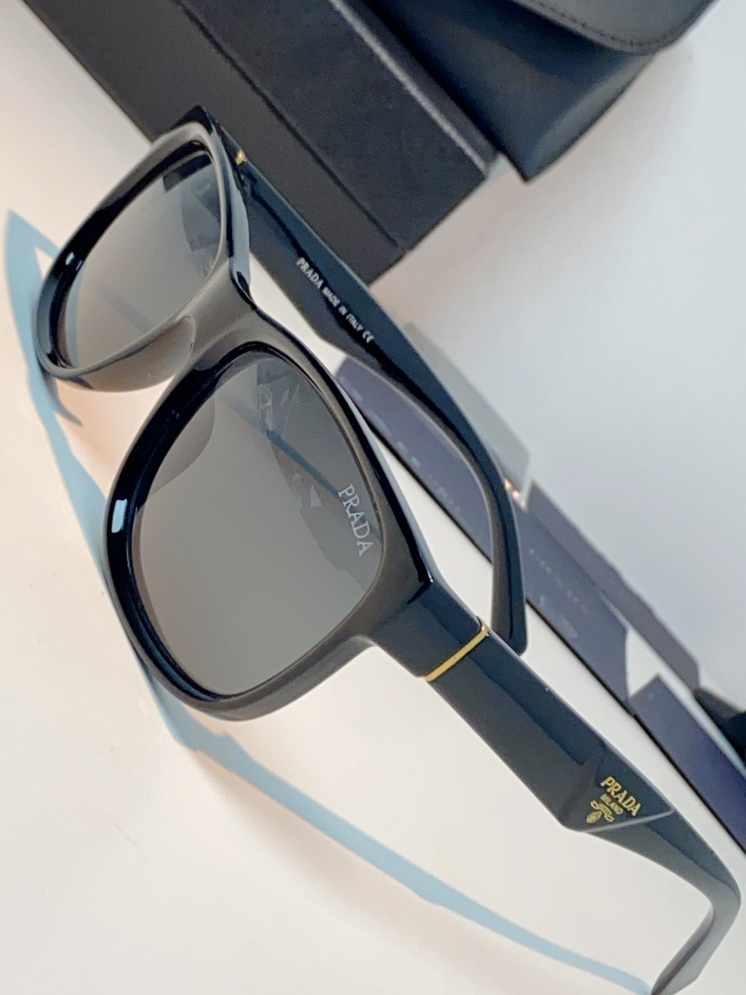 Prada普拉达 2026新春新款方框眼镜偏光太阳镜男女款户外开车专用