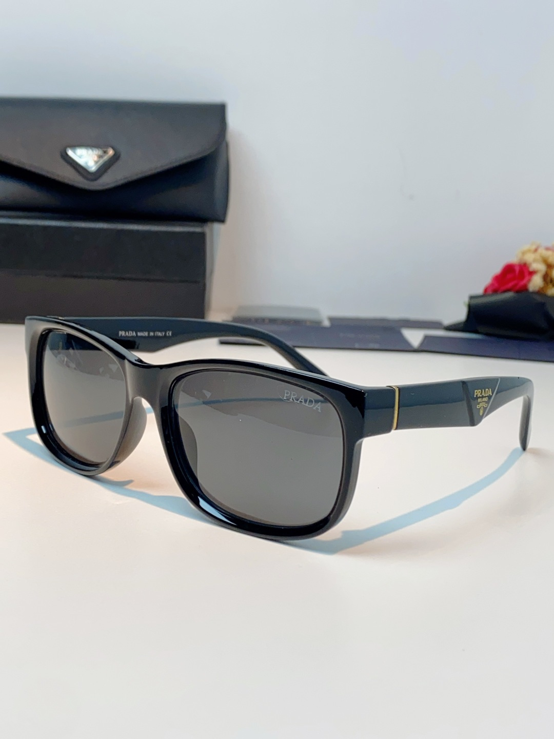 Prada普拉达 2026新春新款方框眼镜偏光太阳镜男女款户外开车专用