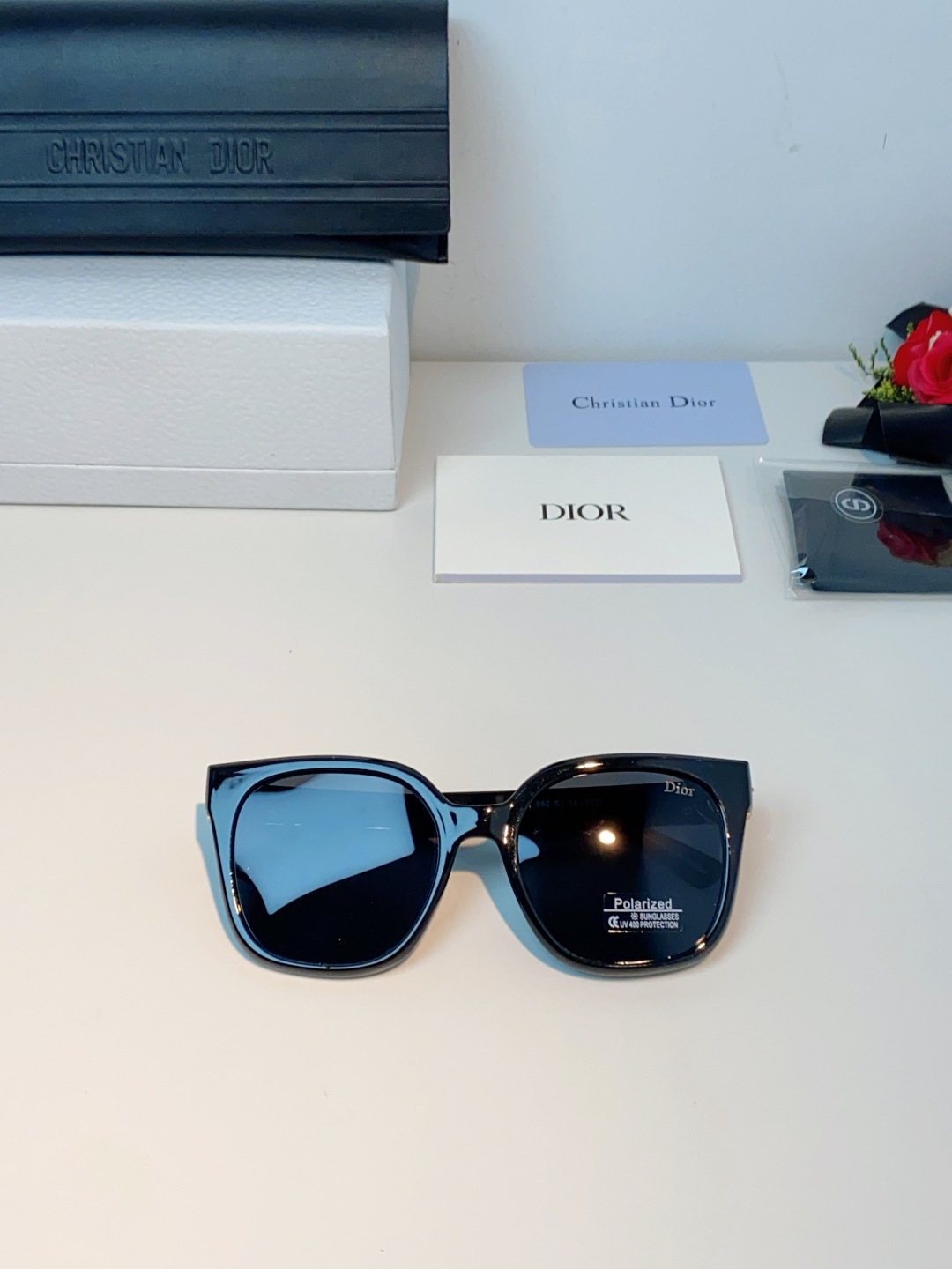 Dior迪奥 2026新款镶钻猫眼墨镜女款高级感大框显瘦复古开车偏光太阳眼镜潮女