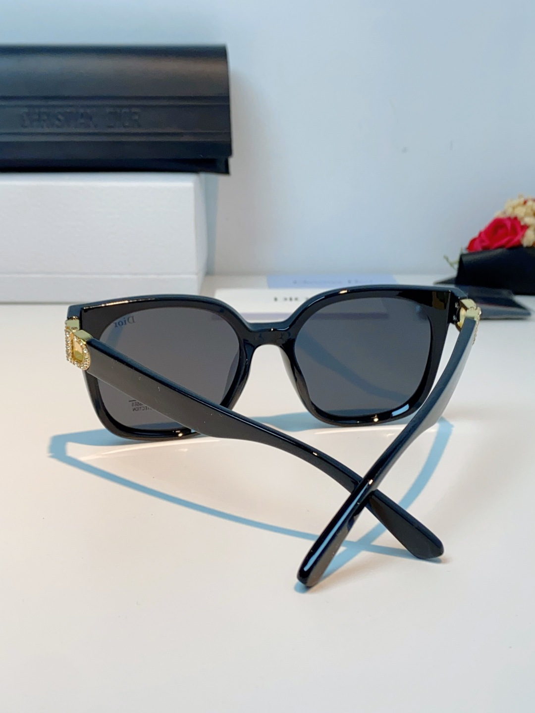 Dior迪奥 2026新款镶钻猫眼墨镜女款高级感大框显瘦复古开车偏光太阳眼镜潮女