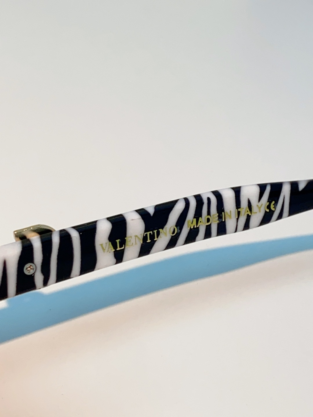 Valentino华伦天奴 2026新款金属半框猫眼太阳镜跨境个性金属V字女士遮阳墨镜