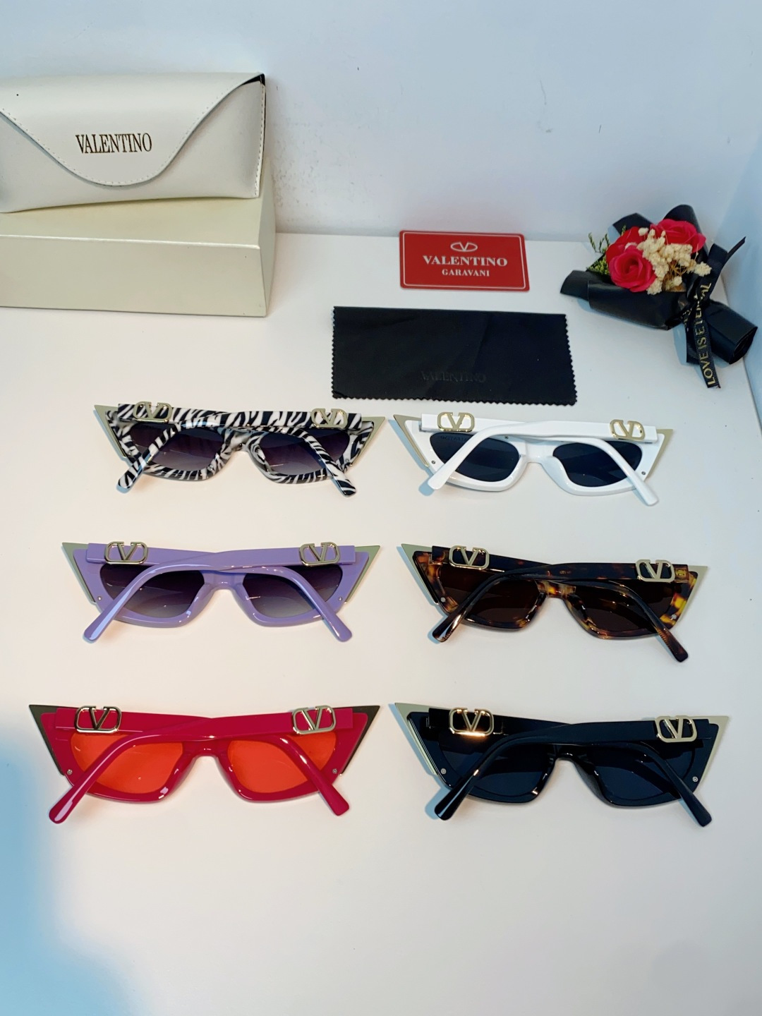 Valentino华伦天奴 2026新款金属半框猫眼太阳镜跨境个性金属V字女士遮阳墨镜