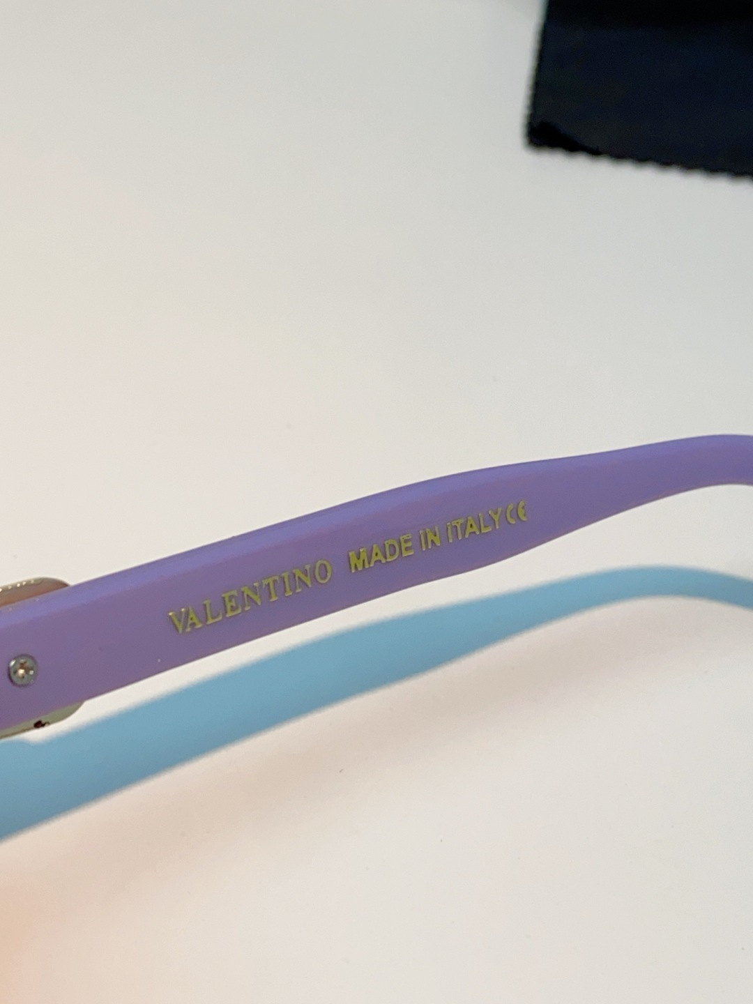 Valentino华伦天奴 2026新款金属半框猫眼太阳镜跨境个性金属V字女士遮阳墨镜