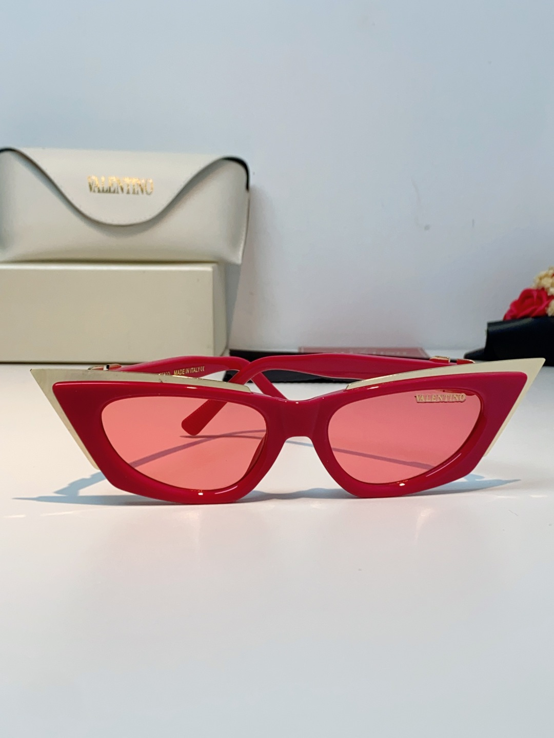 Valentino华伦天奴 2026新款金属半框猫眼太阳镜跨境个性金属V字女士遮阳墨镜