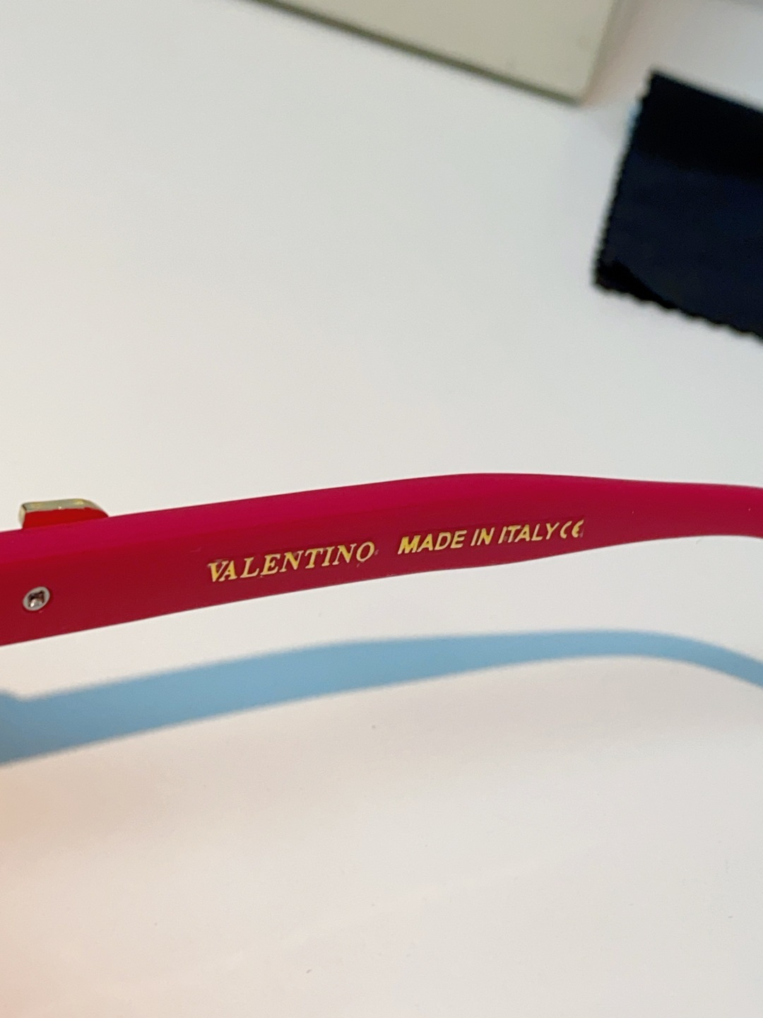 Valentino华伦天奴 2026新款金属半框猫眼太阳镜跨境个性金属V字女士遮阳墨镜