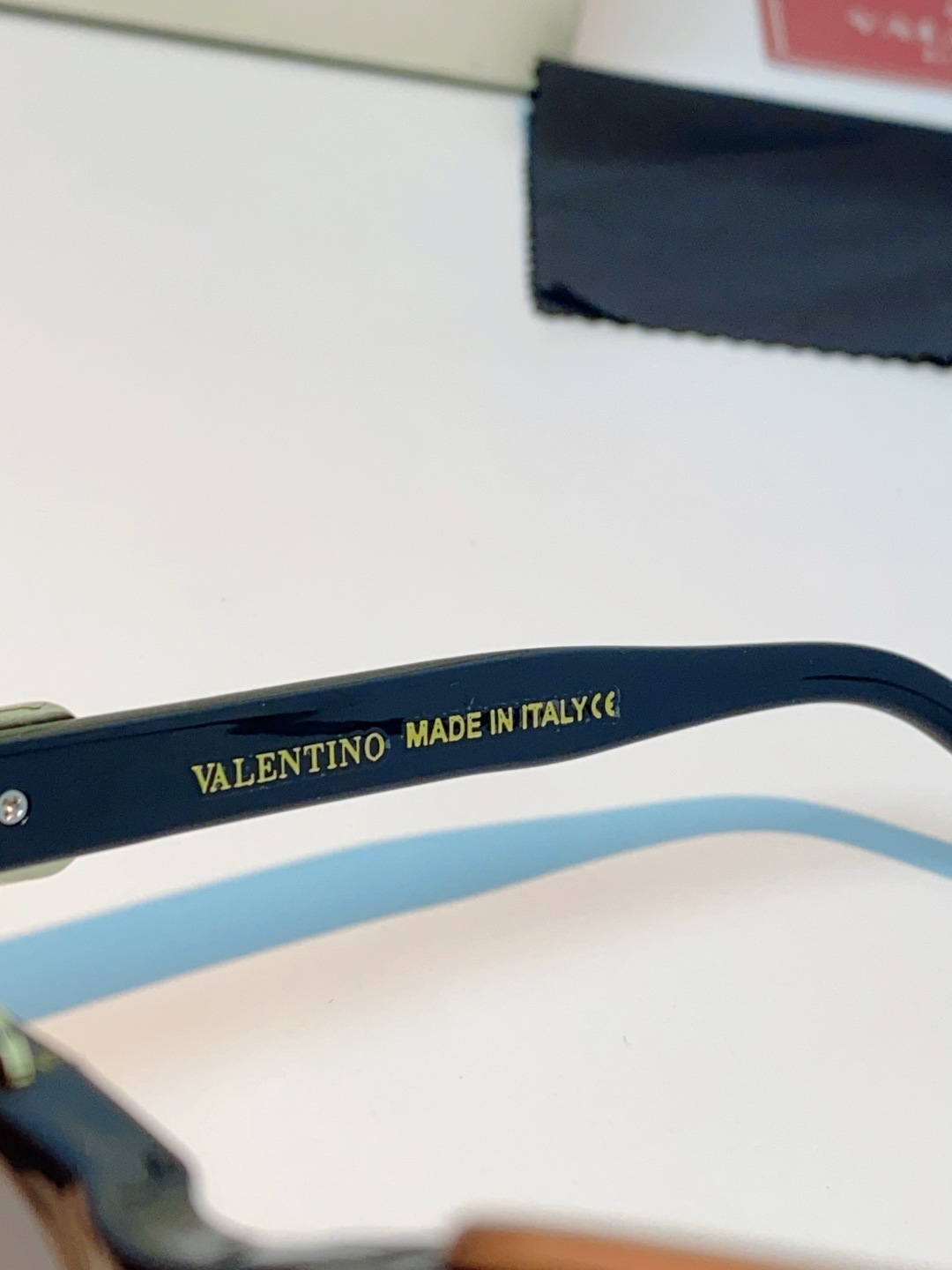 Valentino华伦天奴 2026新款金属半框猫眼太阳镜跨境个性金属V字女士遮阳墨镜