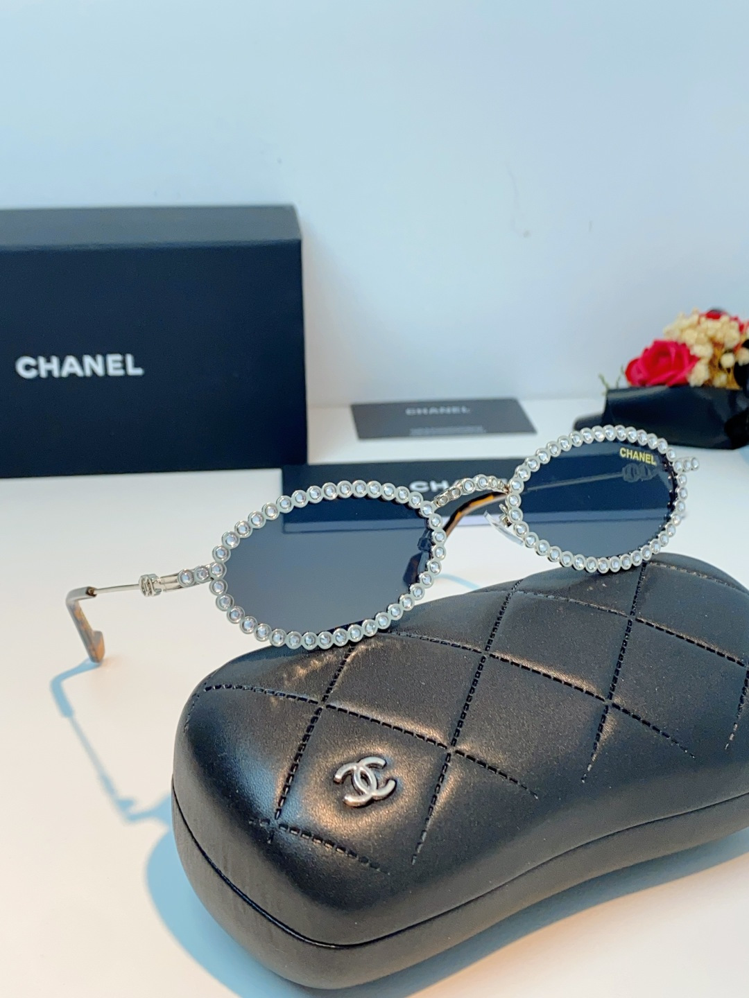 Chanel香奈儿 2026新款欧美风镶钻素颜眼镜轻奢辣妹风配近视度数造型拍照防蓝光小椭圆框