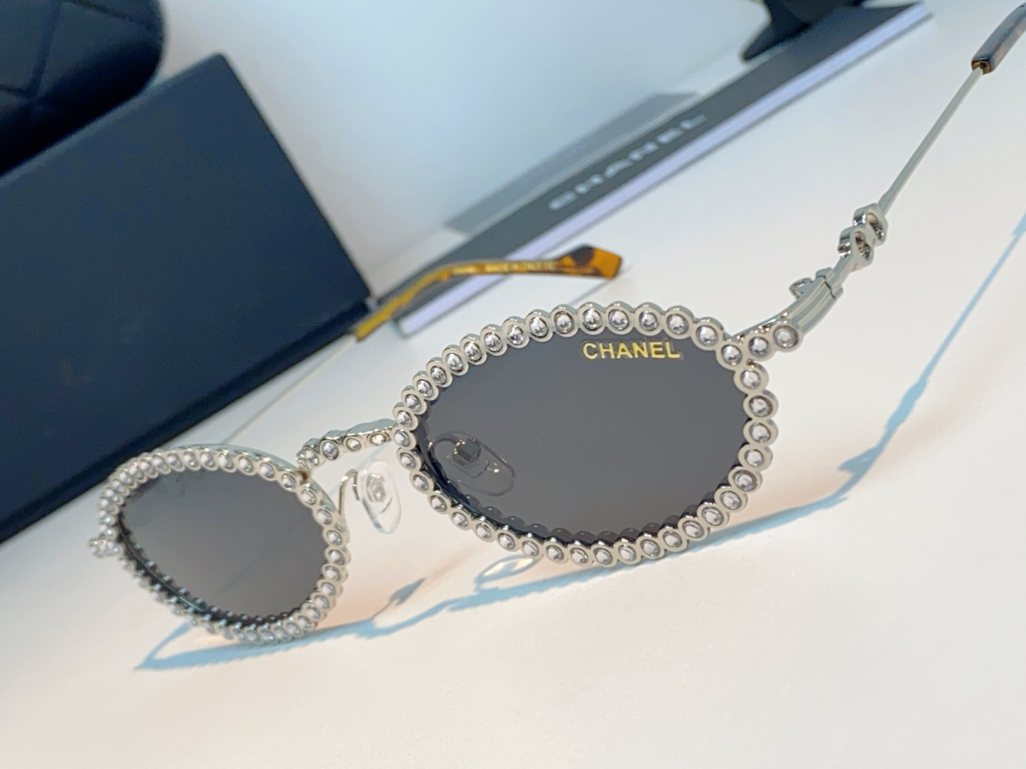 Chanel香奈儿 2026新款欧美风镶钻素颜眼镜轻奢辣妹风配近视度数造型拍照防蓝光小椭圆框