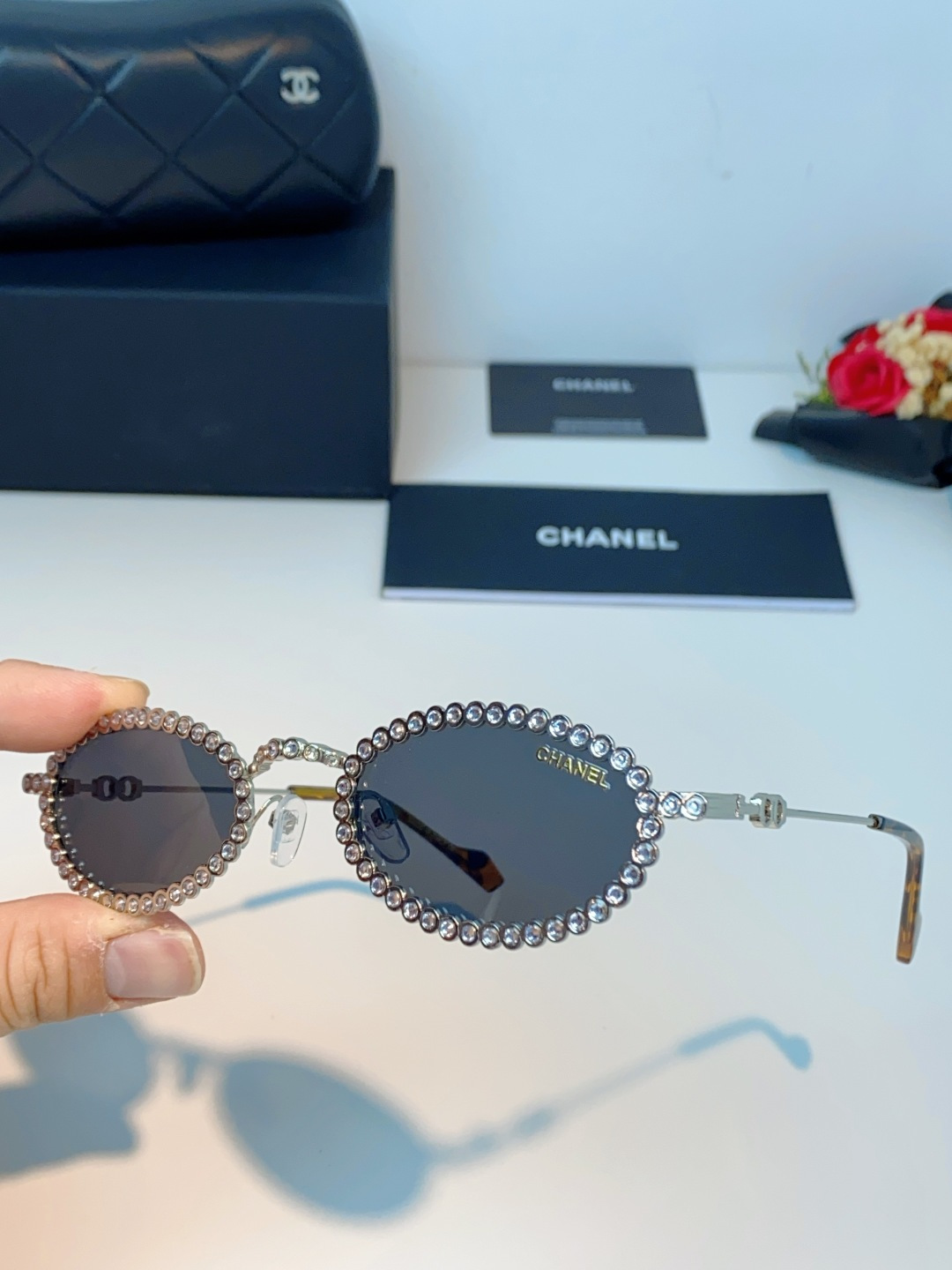 Chanel香奈儿 2026新款欧美风镶钻素颜眼镜轻奢辣妹风配近视度数造型拍照防蓝光小椭圆框