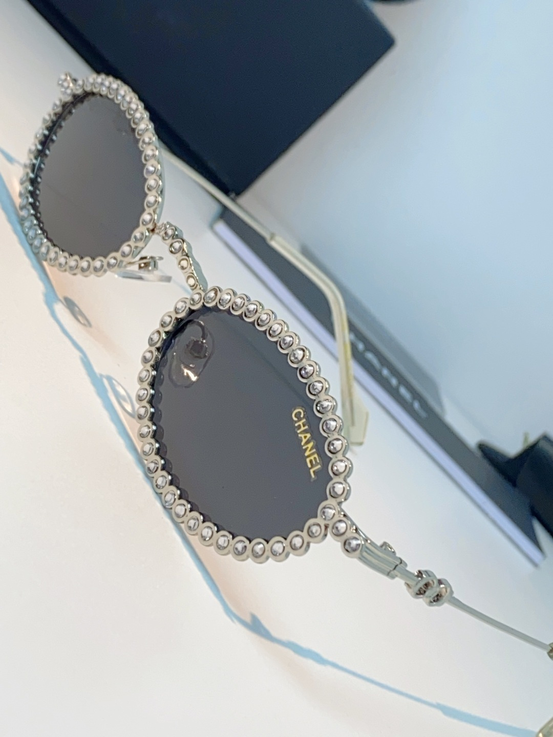 Chanel香奈儿 2026新款欧美风镶钻素颜眼镜轻奢辣妹风配近视度数造型拍照防蓝光小椭圆框