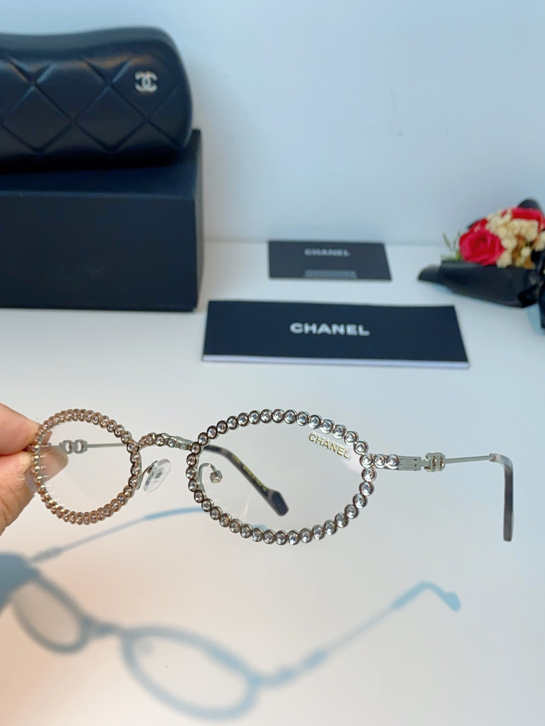 Chanel香奈儿 2026新款欧美风镶钻素颜眼镜轻奢辣妹风配近视度数造型拍照防蓝光小椭圆框