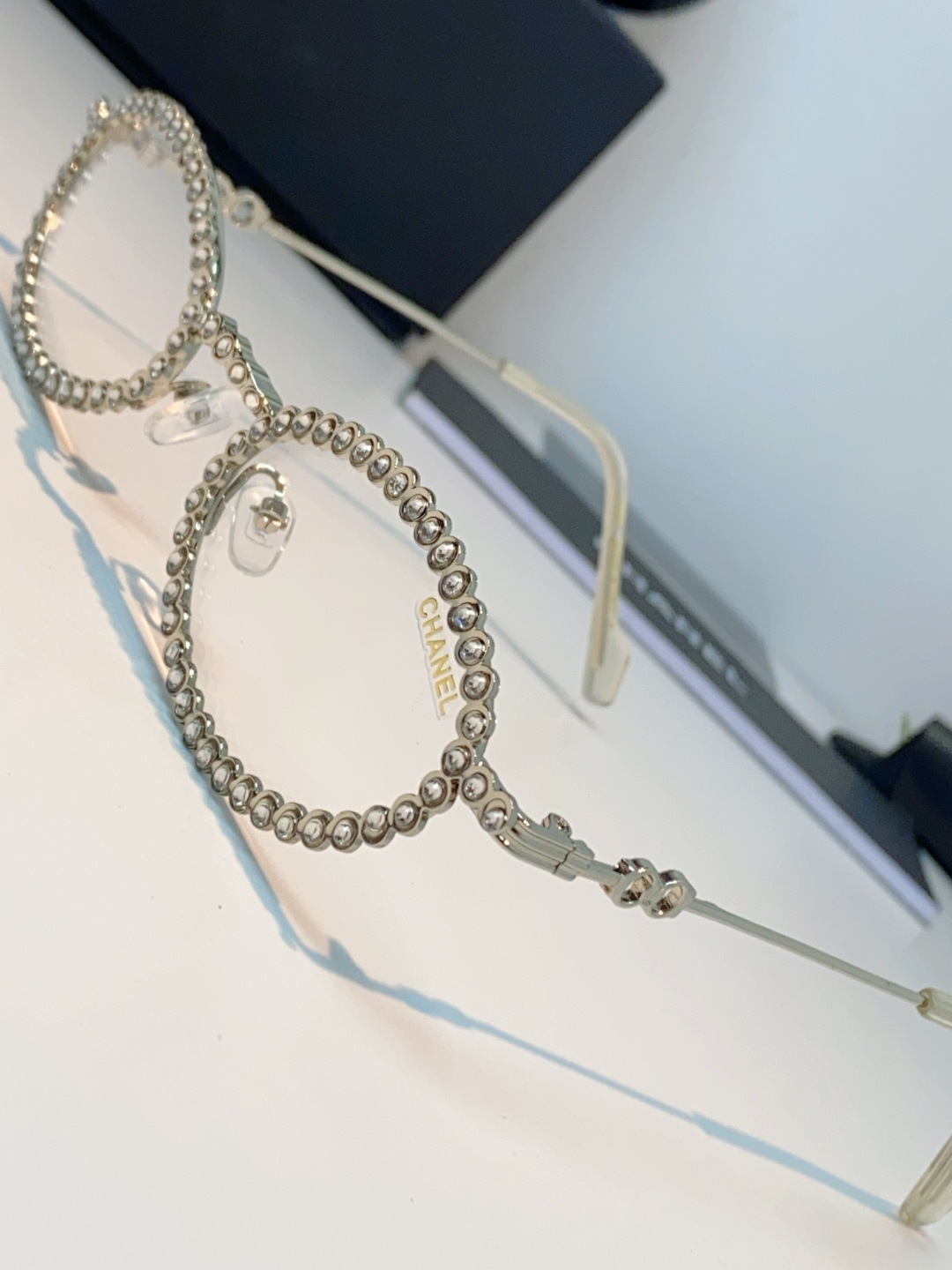 Chanel香奈儿 2026新款欧美风镶钻素颜眼镜轻奢辣妹风配近视度数造型拍照防蓝光小椭圆框