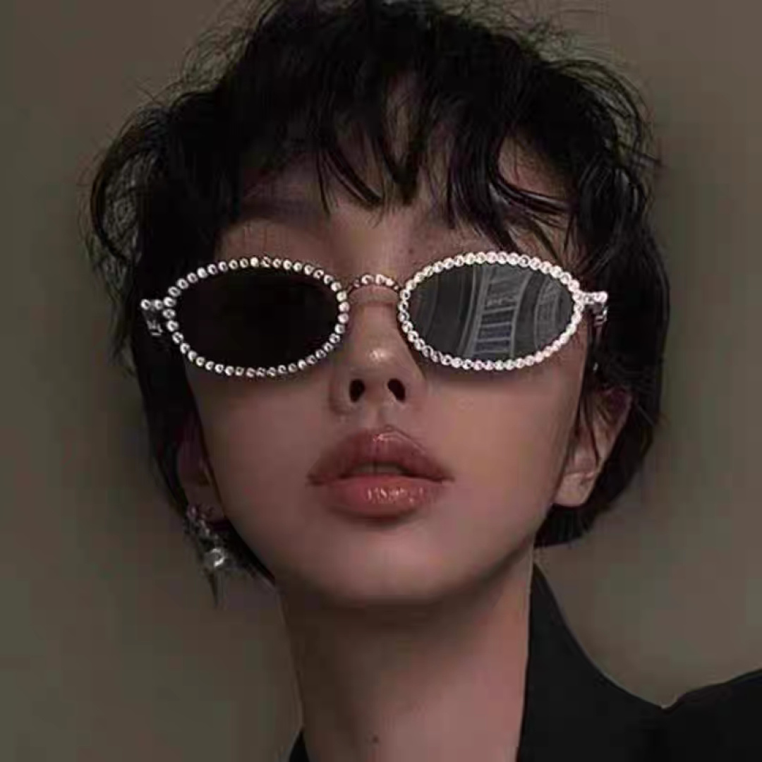 Chanel香奈儿 2026新款欧美风镶钻素颜眼镜轻奢辣妹风配近视度数造型拍照防蓝光小椭圆框