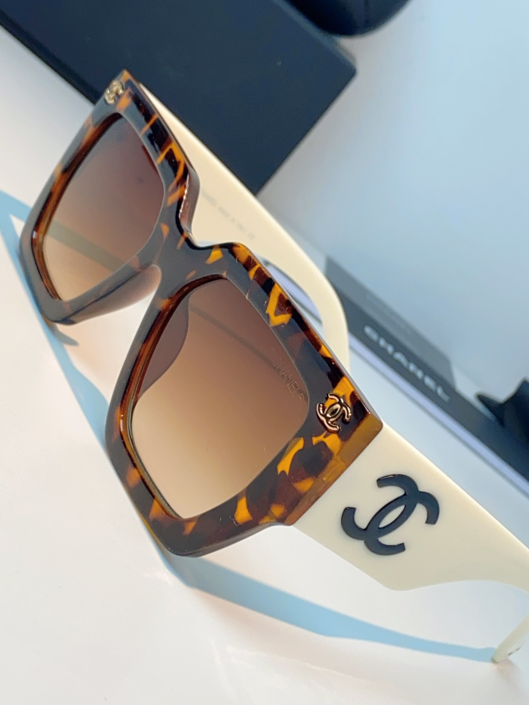 Chanel香奈儿 太阳镜大框双C大Logo时尚墨镜 网红同款大框眼镜