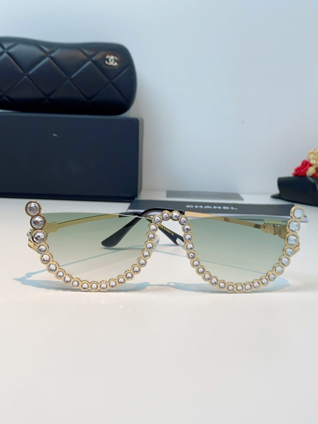 Chanel香奈儿 2026新款欧美个性网红珍珠镶钻太阳眼镜金属下半框时尚凹造型墨镜女士墨镜