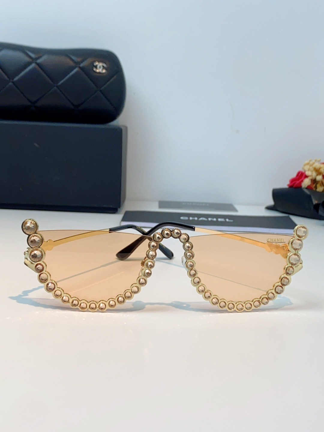 Chanel香奈儿 2026新款欧美个性网红珍珠镶钻太阳眼镜金属下半框时尚凹造型墨镜女士墨镜
