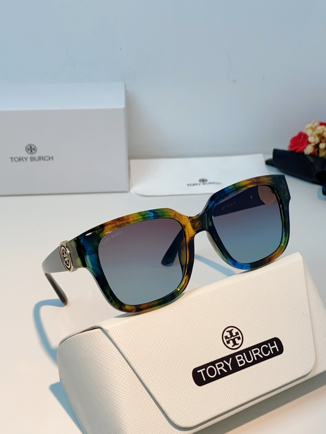 Tory Burch托里伯奇 2026新款遮阳镜精致设计粗腿大框春季新款太阳镜女士墨镜