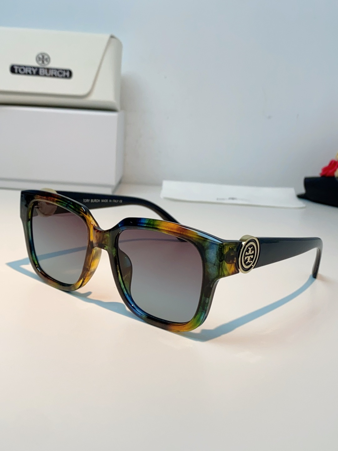 Tory Burch托里伯奇 2026新款遮阳镜精致设计粗腿大框春季新款太阳镜女士墨镜