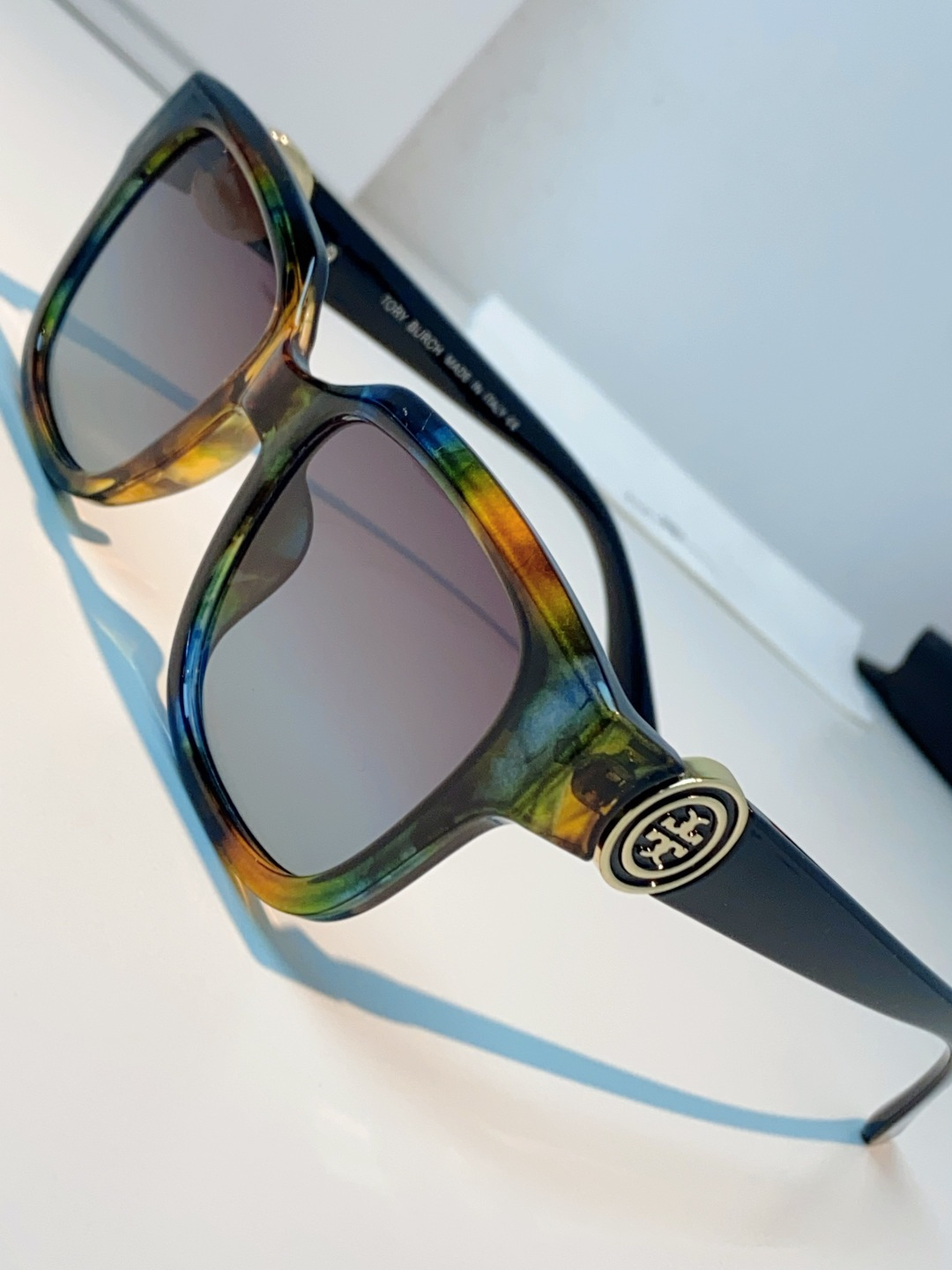 Tory Burch托里伯奇 2026新款遮阳镜精致设计粗腿大框春季新款太阳镜女士墨镜