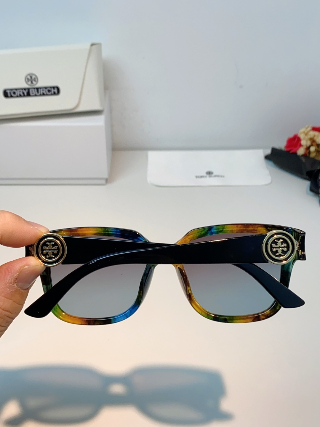 Tory Burch托里伯奇 2026新款遮阳镜精致设计粗腿大框春季新款太阳镜女士墨镜