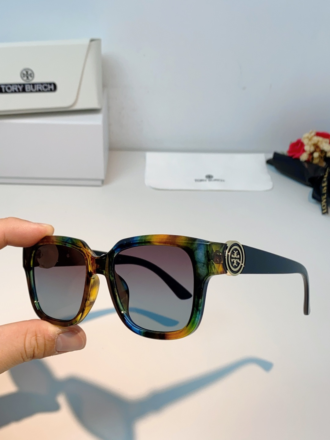 Tory Burch托里伯奇 2026新款遮阳镜精致设计粗腿大框春季新款太阳镜女士墨镜