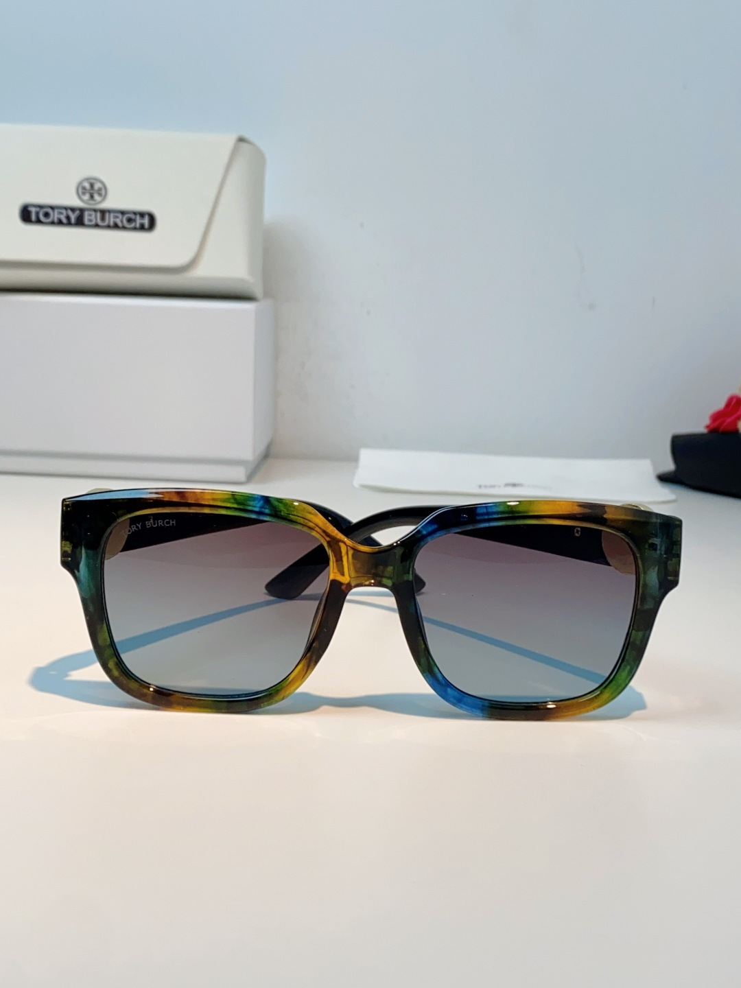 Tory Burch托里伯奇 2026新款遮阳镜精致设计粗腿大框春季新款太阳镜女士墨镜