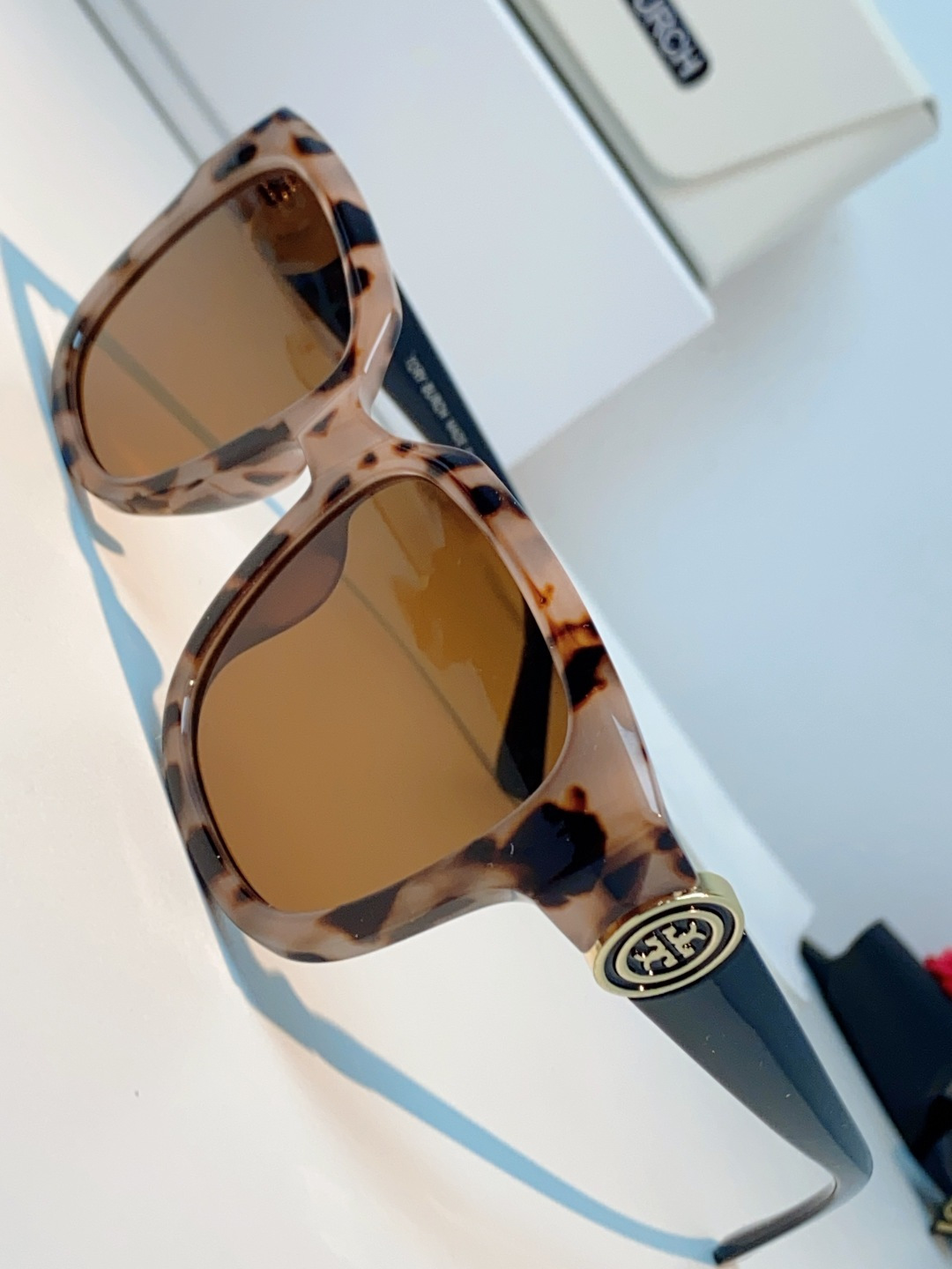 Tory Burch托里伯奇 2026新款遮阳镜精致设计粗腿大框春季新款太阳镜女士墨镜