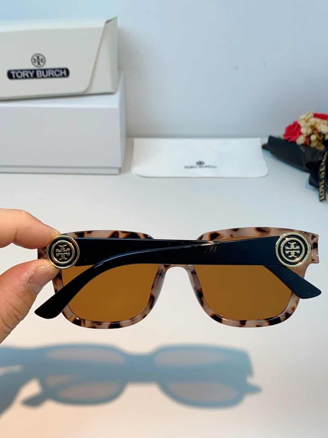 Tory Burch托里伯奇 2026新款遮阳镜精致设计粗腿大框春季新款太阳镜女士墨镜