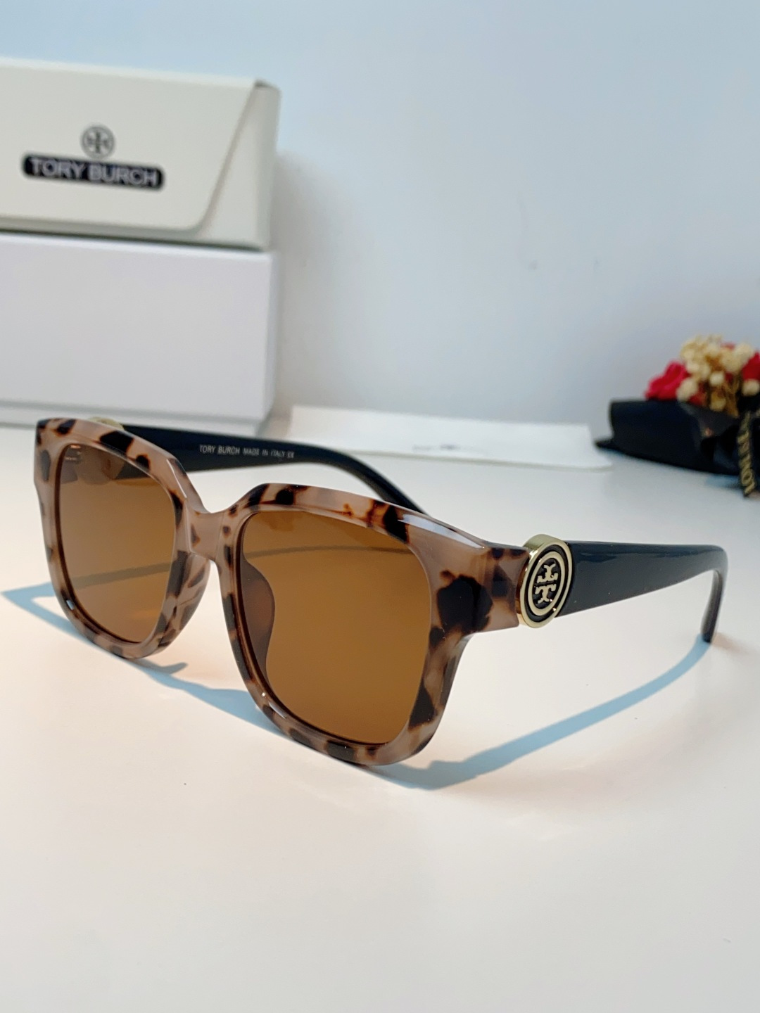 Tory Burch托里伯奇 2026新款遮阳镜精致设计粗腿大框春季新款太阳镜女士墨镜