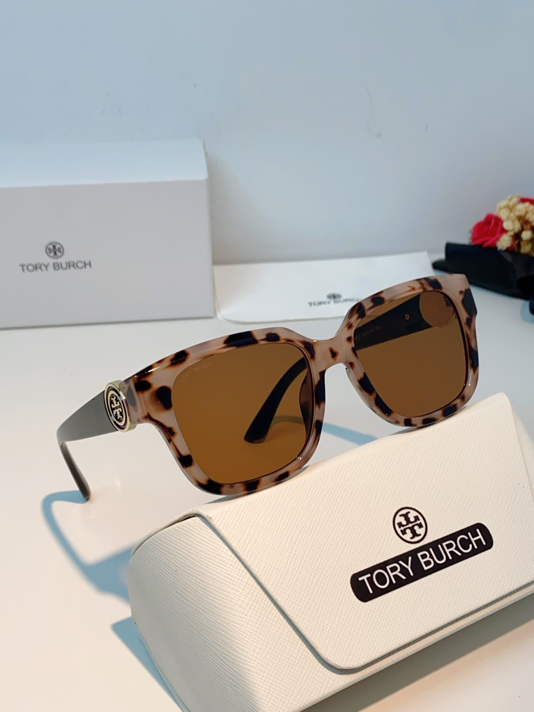 Tory Burch托里伯奇 2026新款遮阳镜精致设计粗腿大框春季新款太阳镜女士墨镜
