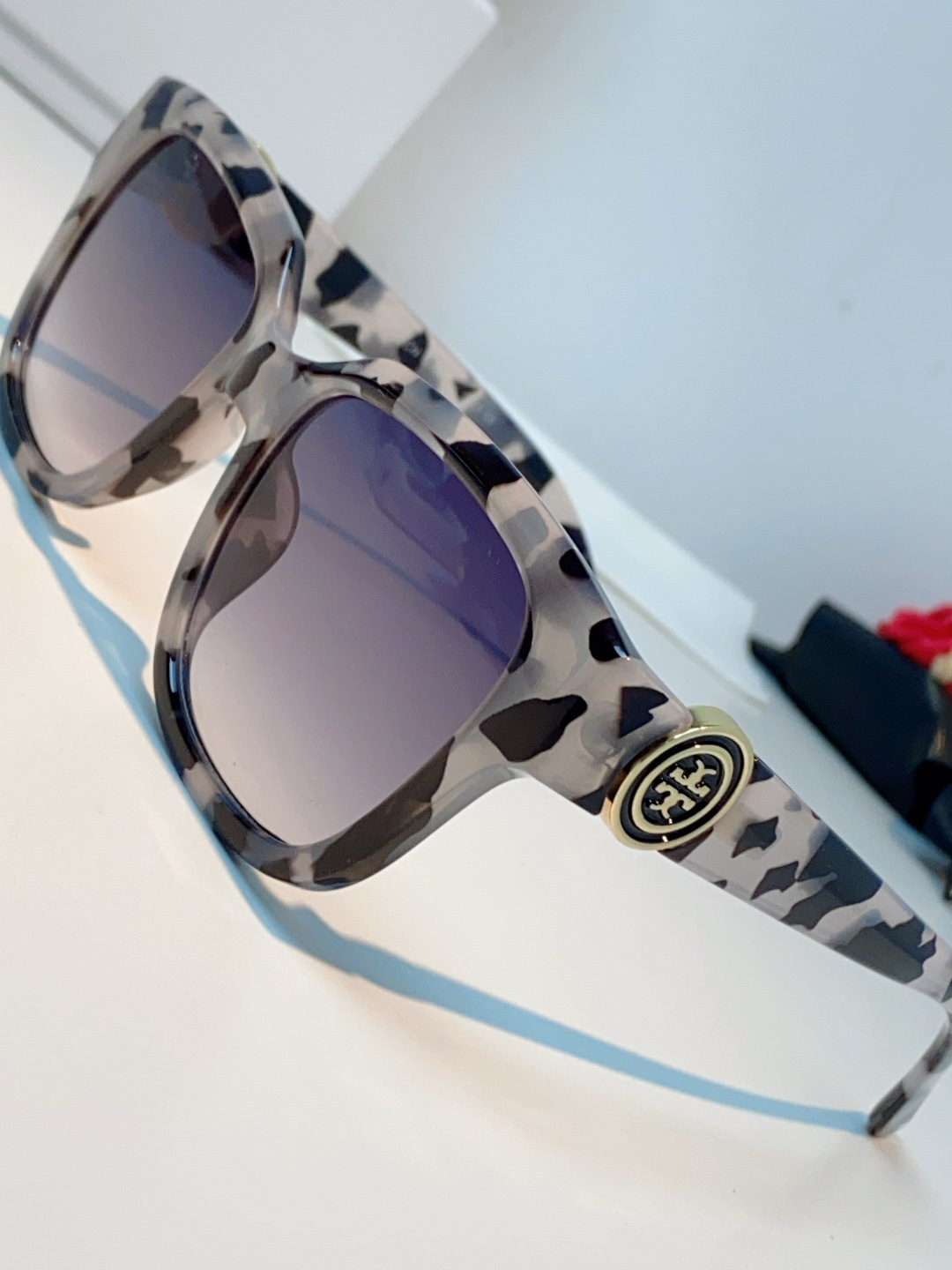 Tory Burch托里伯奇 2026新款遮阳镜精致设计粗腿大框春季新款太阳镜女士墨镜