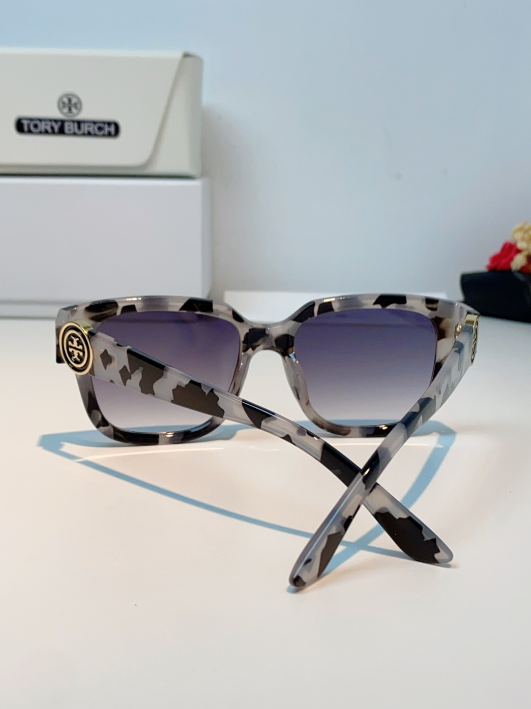 Tory Burch托里伯奇 2026新款遮阳镜精致设计粗腿大框春季新款太阳镜女士墨镜