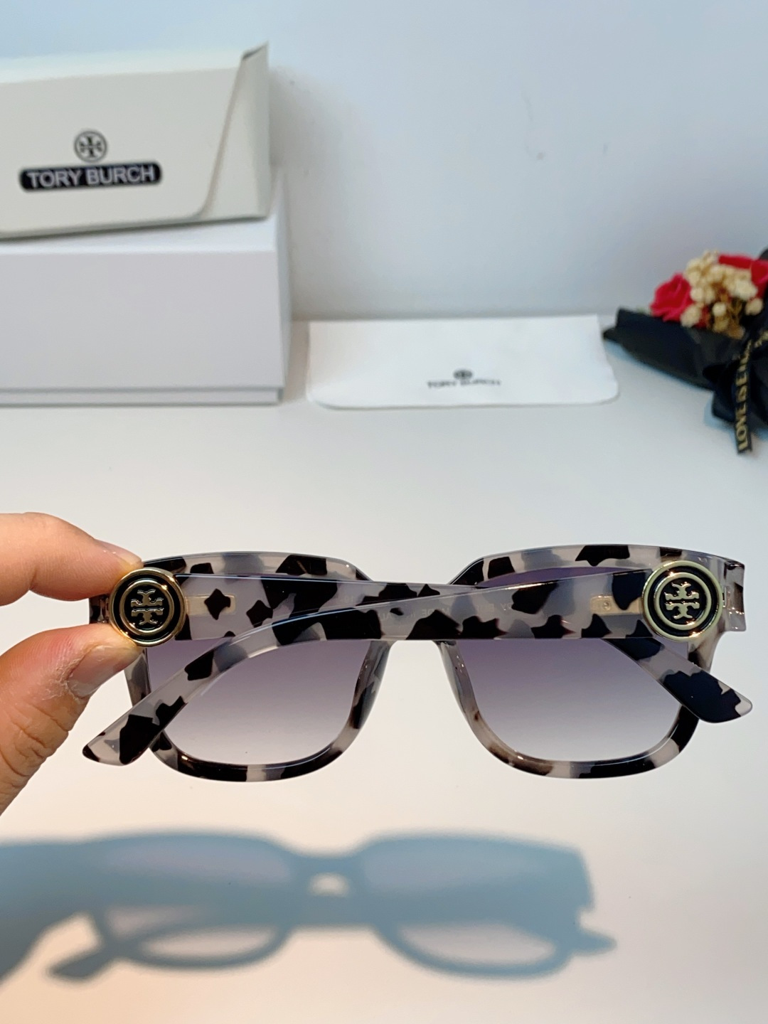 Tory Burch托里伯奇 2026新款遮阳镜精致设计粗腿大框春季新款太阳镜女士墨镜