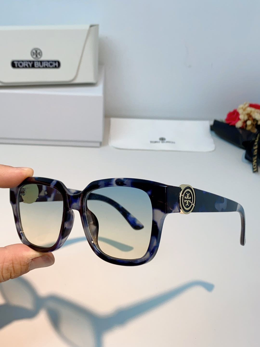 Tory Burch托里伯奇 2026新款遮阳镜精致设计粗腿大框春季新款太阳镜女士墨镜