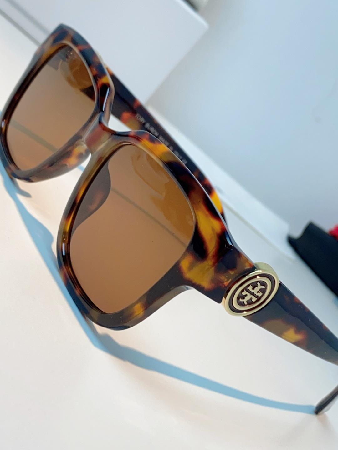 Tory Burch托里伯奇 2026新款遮阳镜精致设计粗腿大框春季新款太阳镜女士墨镜